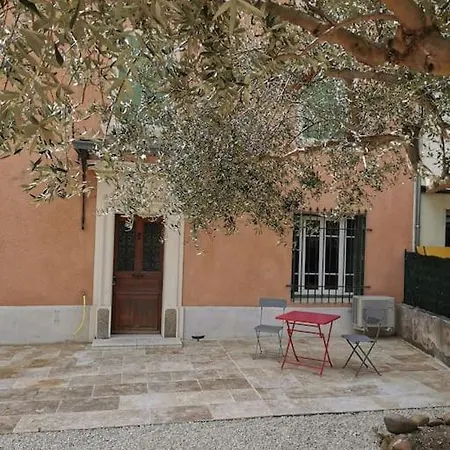 Charbon Climatise Parking Terrasse