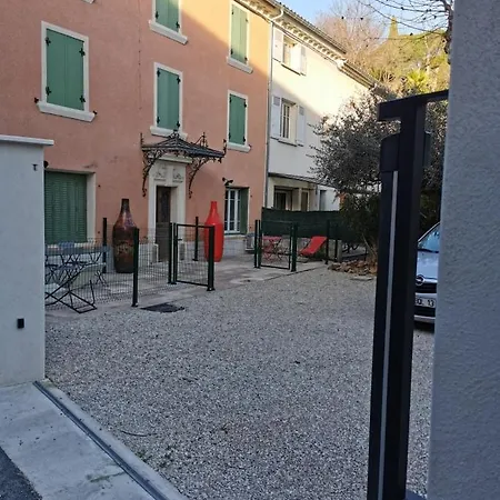 Charbon Climatise Parking Terrasse